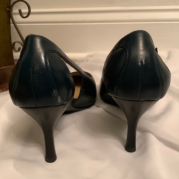 Liz Claiborne Green Flex Classic Cut-out Sides Pointed Toe Heels. 10M - Picture 14 of 15